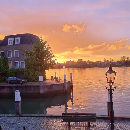 全面高级公寓 *