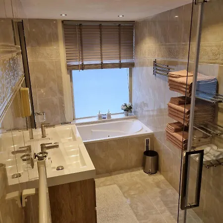 Exclusive Apartment *