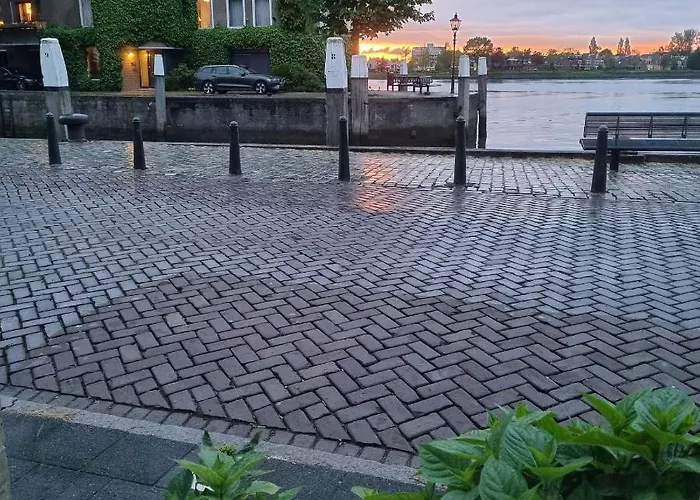 Exclusive * Dordrecht